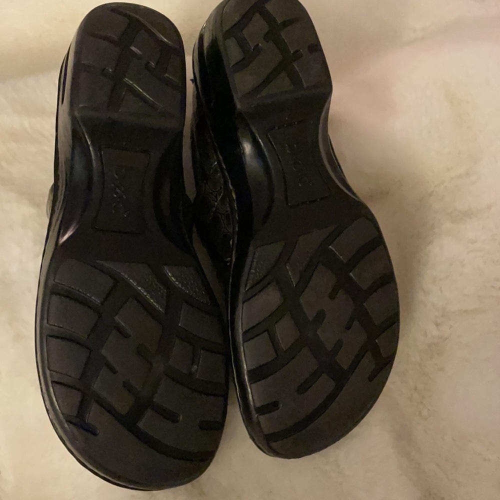 Women's B.O.C, Peggy. Embossed clog style with a soft leather upper size 8.5 - Picture 5 of 8